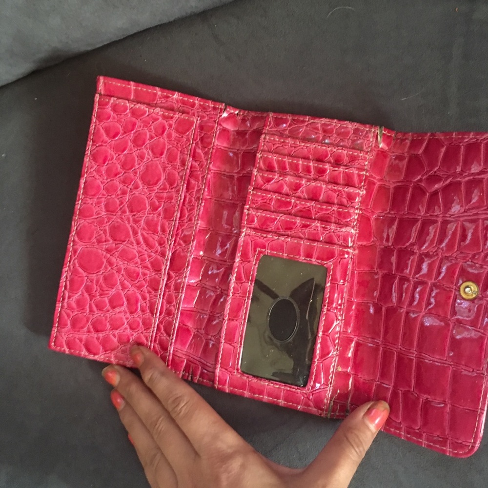 Guess Wallet - Picture 3 of 3